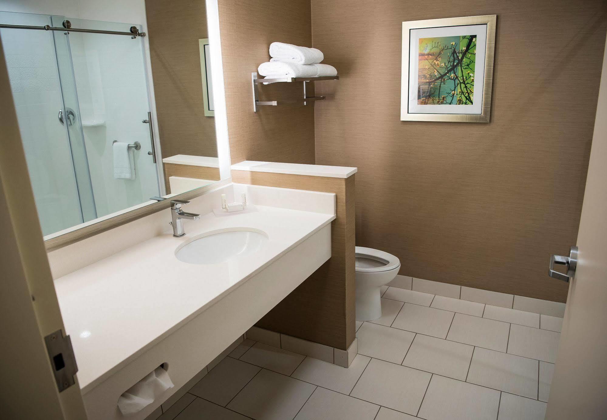 Fairfield Inn & Suites By Marriott Cincinnati Uptown/University Area Exteriör bild